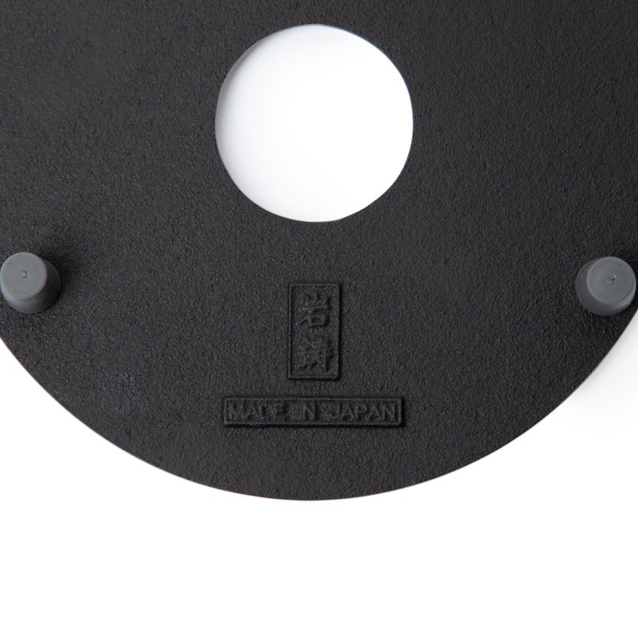 Sous-théière en fonte Arare noire, Iwachu