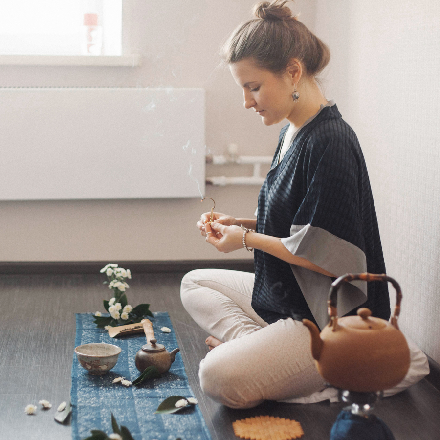 Yoshi En, coffret de 5 bols à thé, pièces noires et blanches, sac de protection gris