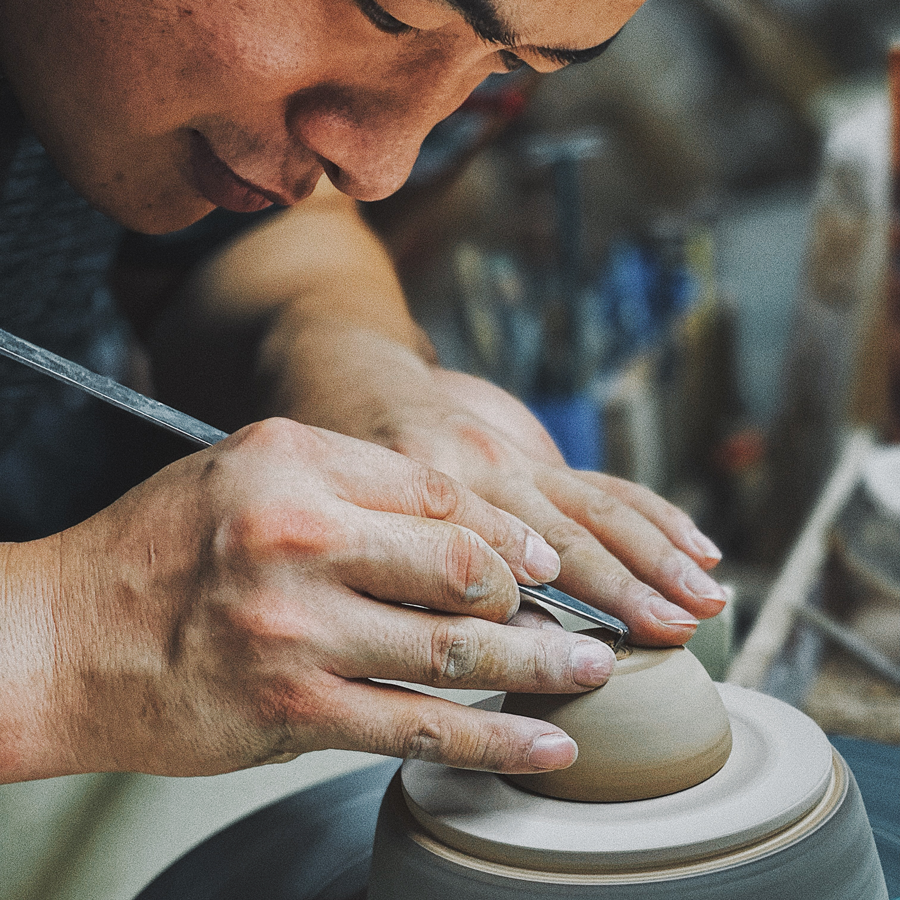 Tasse à thé ronde en céladon clair, Zhang Weijing