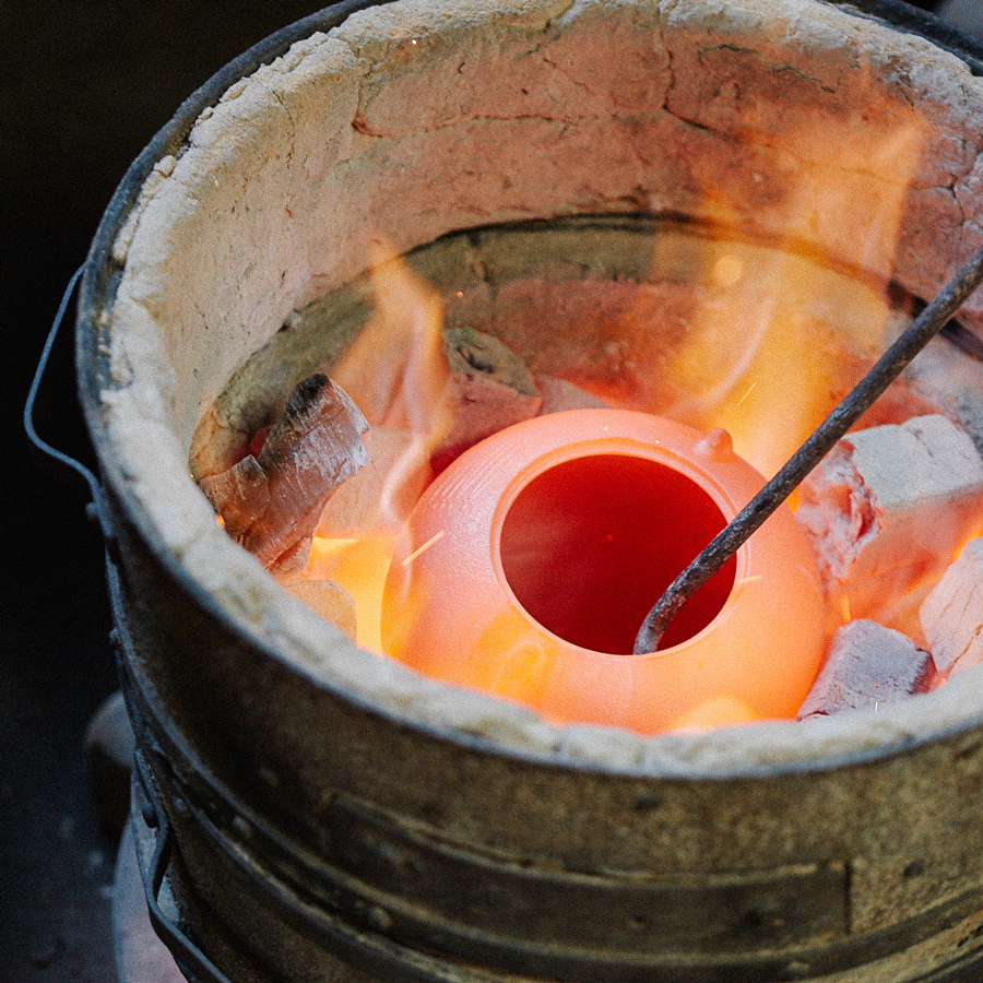 Nanbu Tekki Suzuki Morihisa Morihisa coupelle avec bec verseur bordeaux