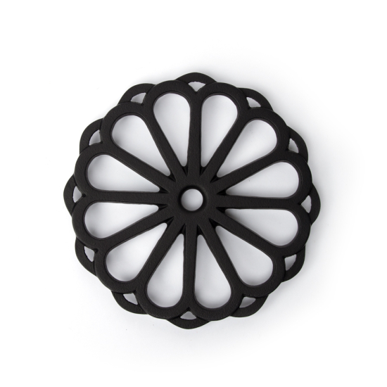 Iwachu Cast Iron Trivet Chrysanthemum