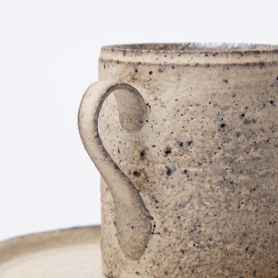 Takashi Endoh demi-tasse et soucoupe blanches