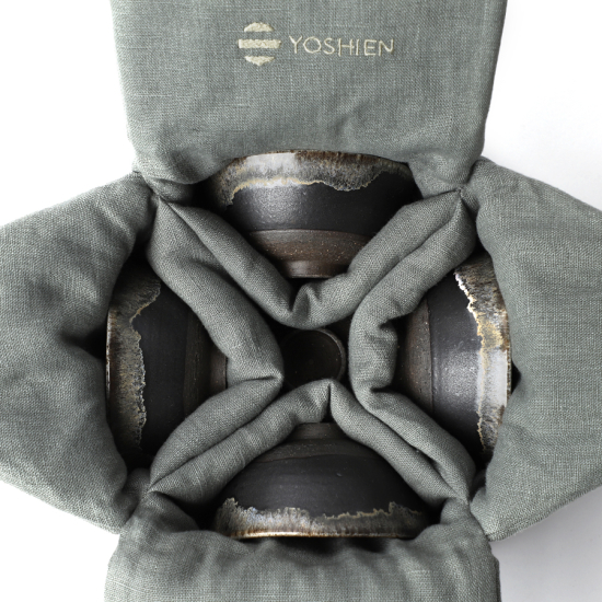 Coffret de 5 bols à thé Yoshi En, pièces noires, sac de protection gris