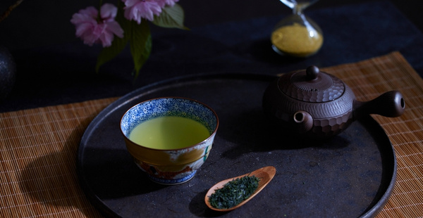 Sencha Tee mit Banko Kyusu Sencha Tee mit Banko Kyusu